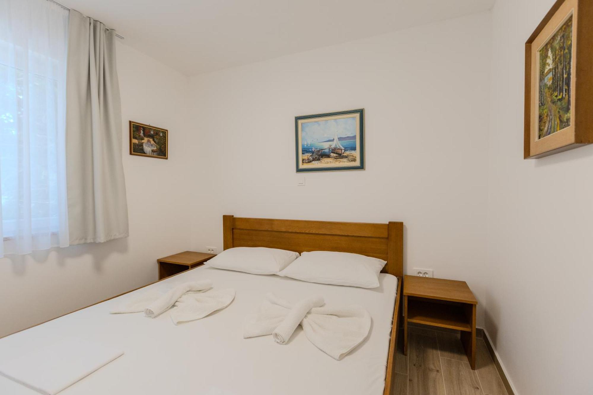 Apartments Lorena Привлака Екстер'єр фото