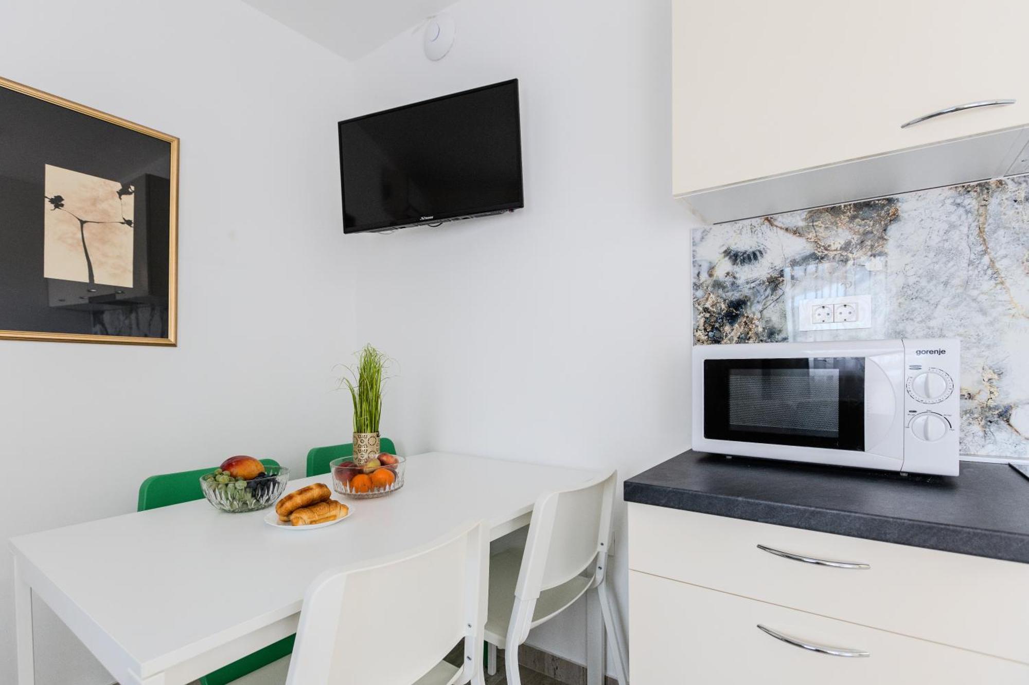 Apartments Lorena Привлака Екстер'єр фото