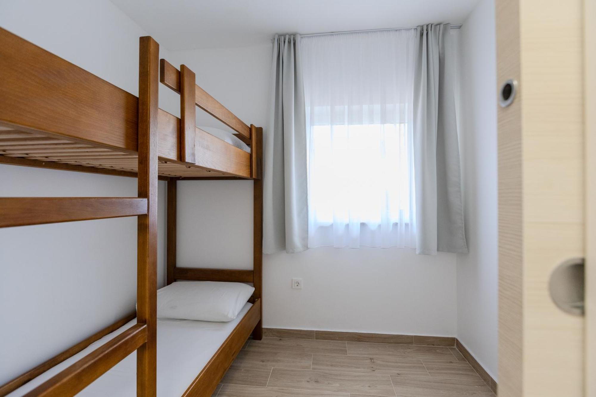 Apartments Lorena Привлака Екстер'єр фото