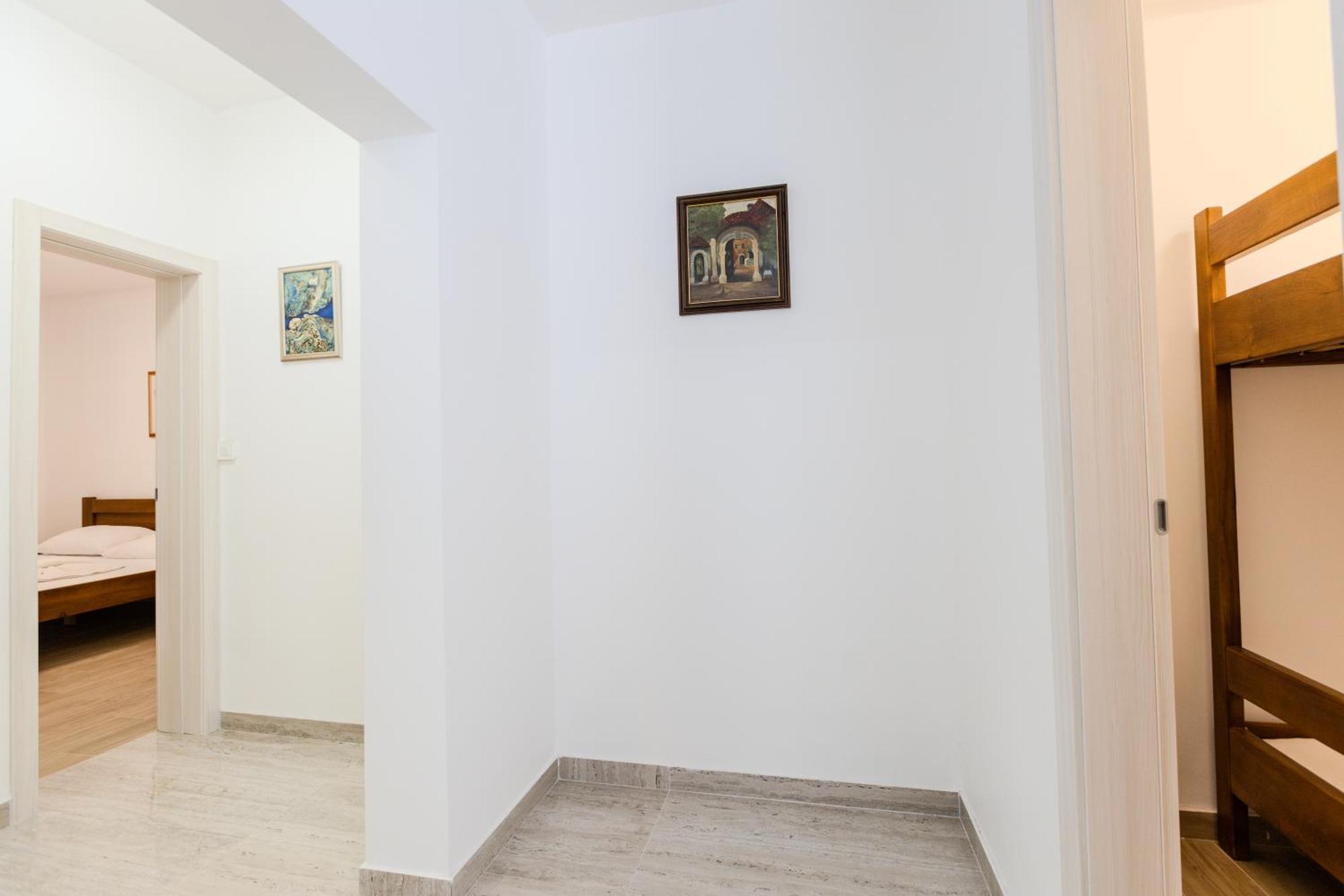 Apartments Lorena Привлака Екстер'єр фото
