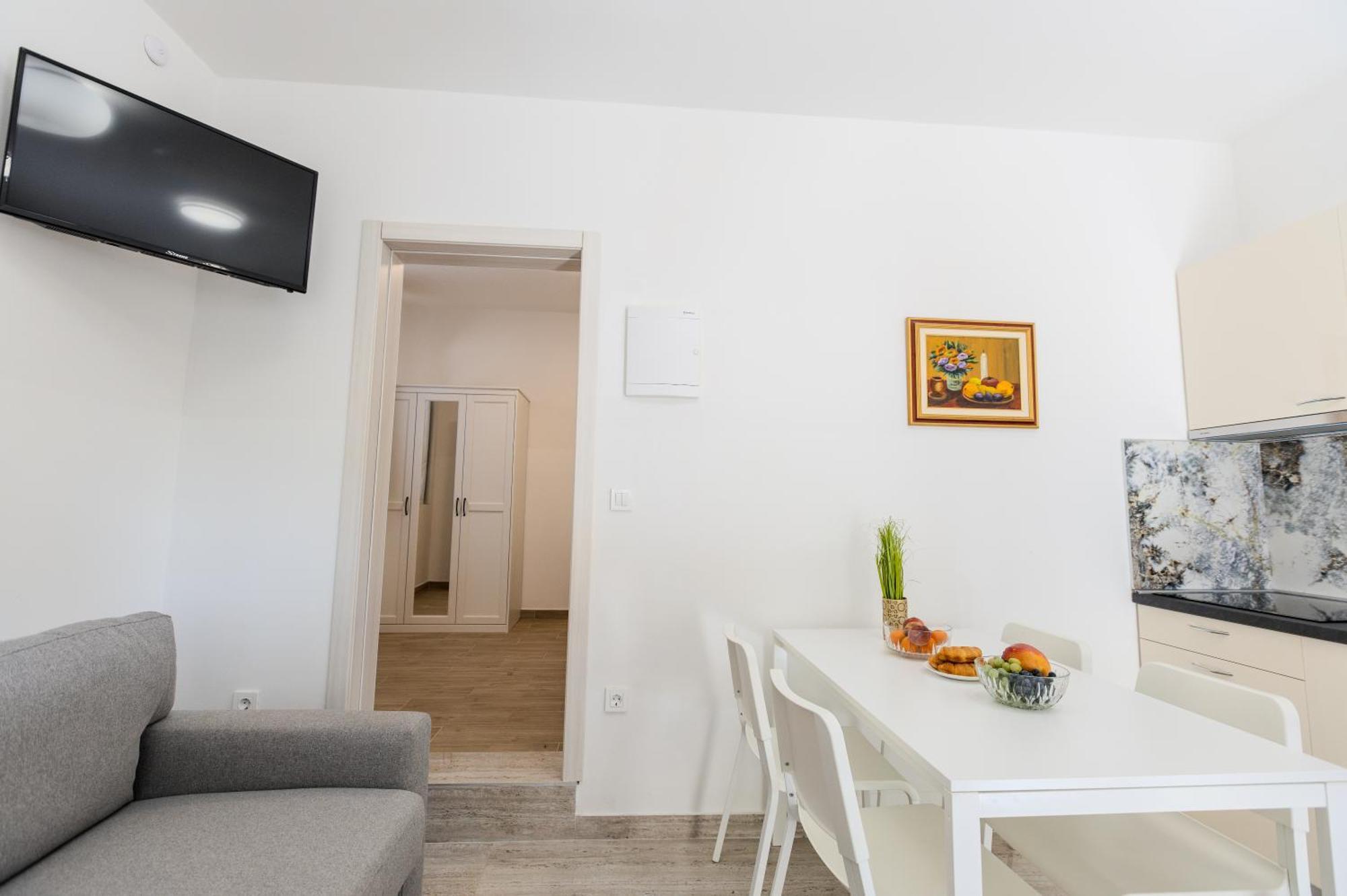 Apartments Lorena Привлака Екстер'єр фото
