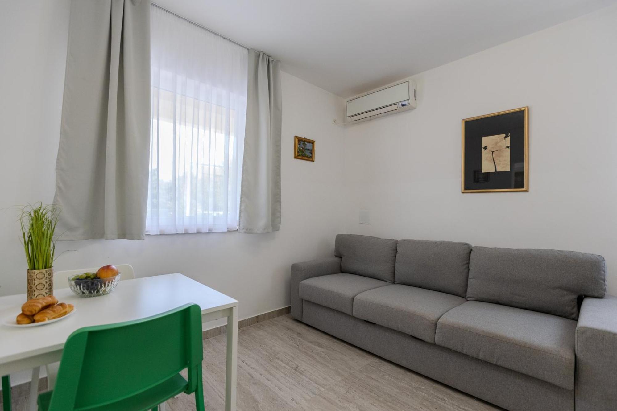 Apartments Lorena Привлака Екстер'єр фото