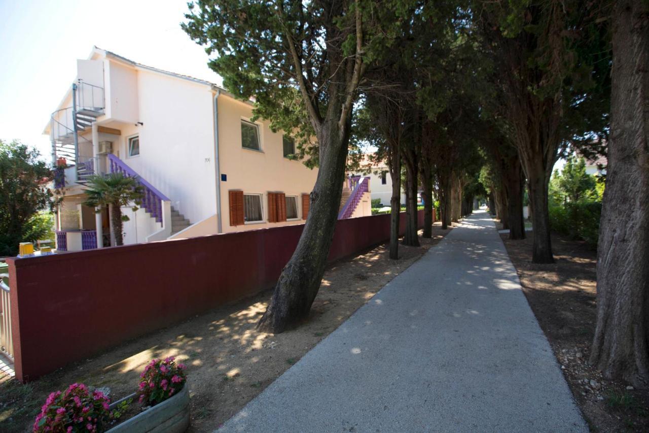 Apartments Lorena Привлака Екстер'єр фото